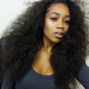 Meet your Posher, Selena